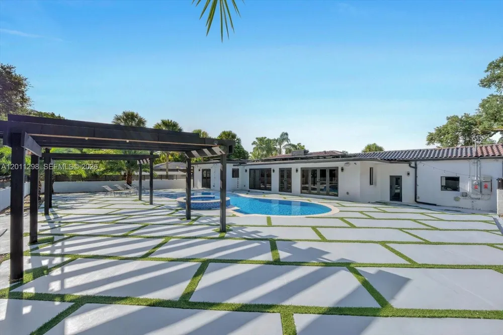 29 NE 95th St Miami Shores, FL 33138