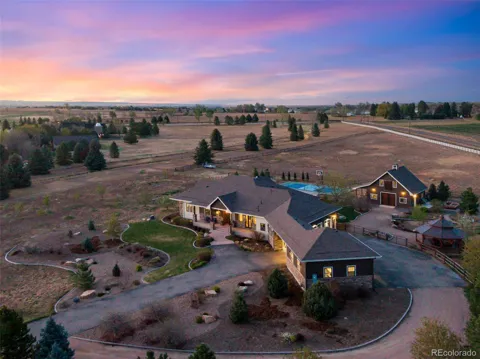 2418 Barry Lane