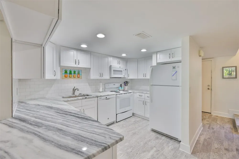 1028 APOLLO BEACH BOULEVARD #8 Apollo Beach, FL 33572