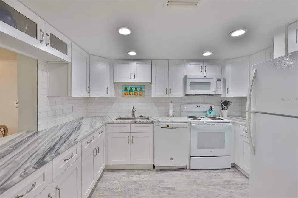 1028 APOLLO BEACH BOULEVARD #8 Apollo Beach, FL 33572