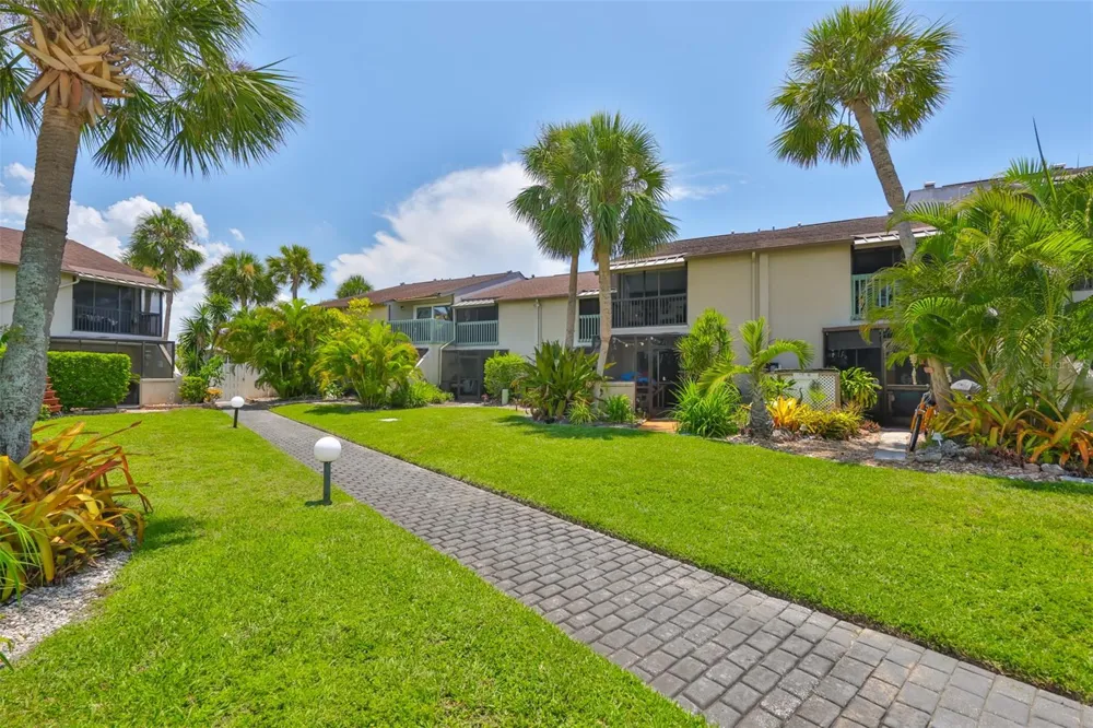 1028 APOLLO BEACH BOULEVARD #8 Apollo Beach, FL 33572