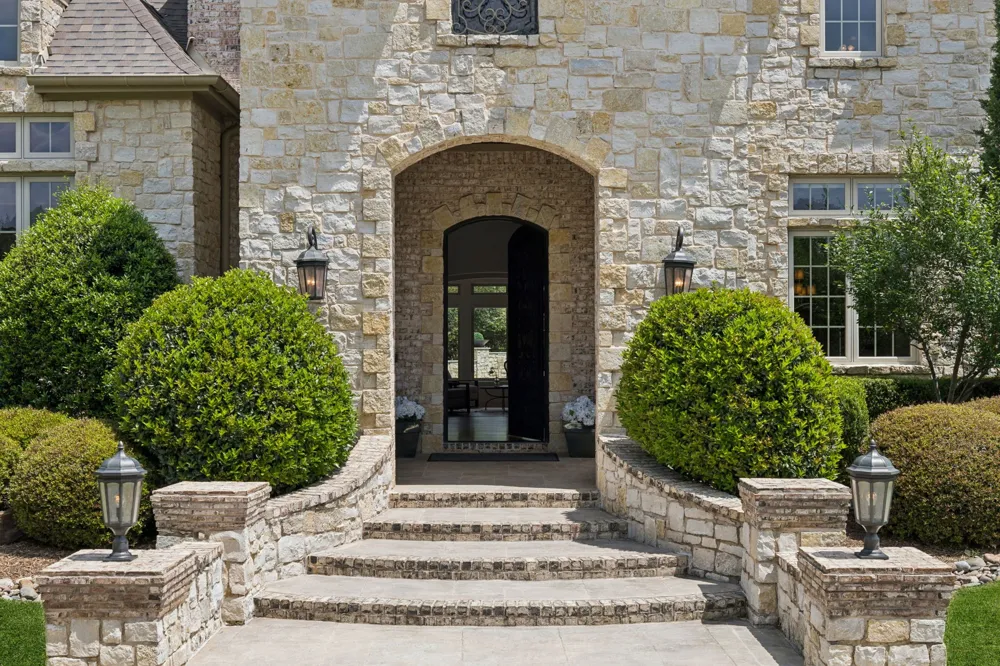 1701 Live Oak Lane Southlake, TX 76092