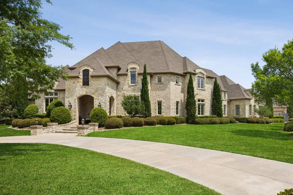 1701 Live Oak Lane Southlake, TX 76092