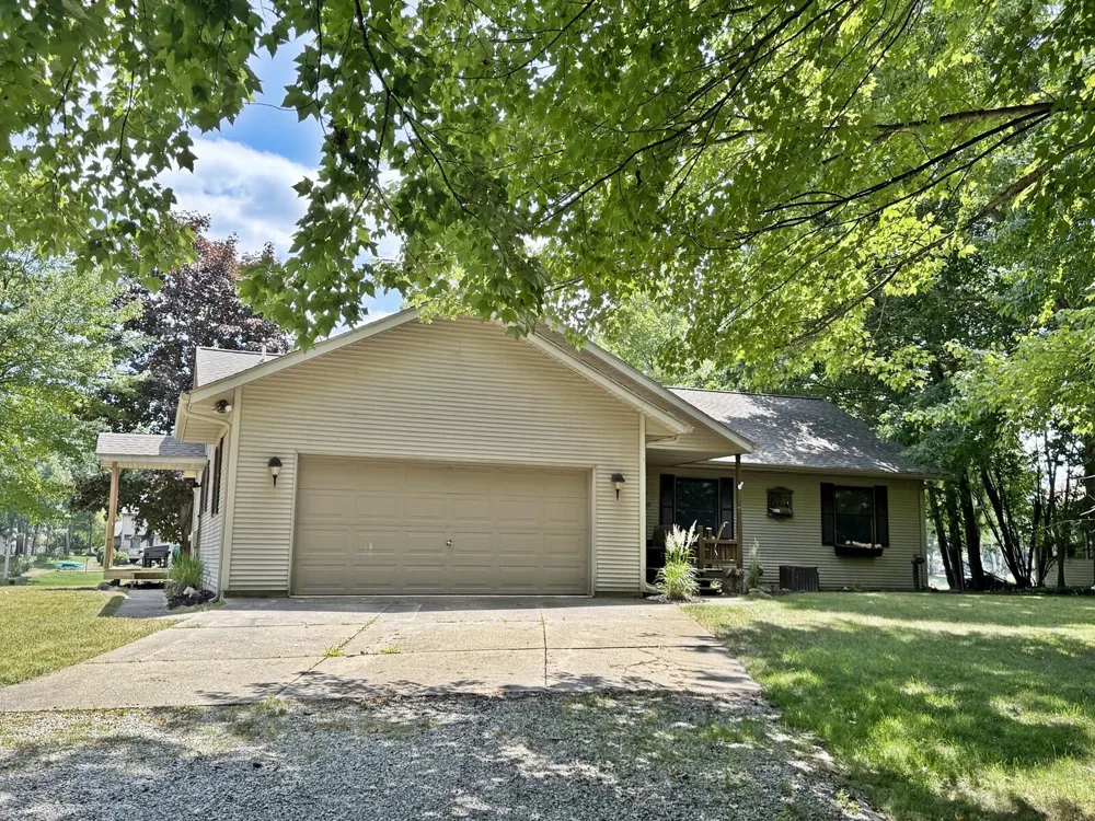 8917 Longview Drive Canadian Lakes, MI 49346