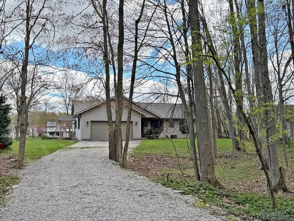 8917 Longview Drive Canadian Lakes, MI 49346