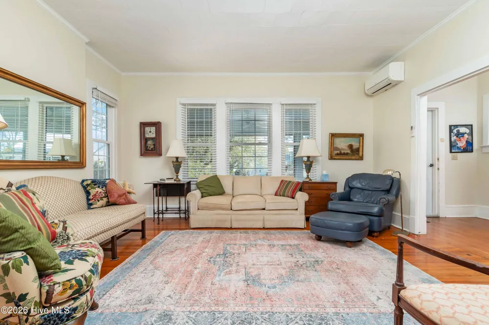 205 High Street Oriental, NC 28571