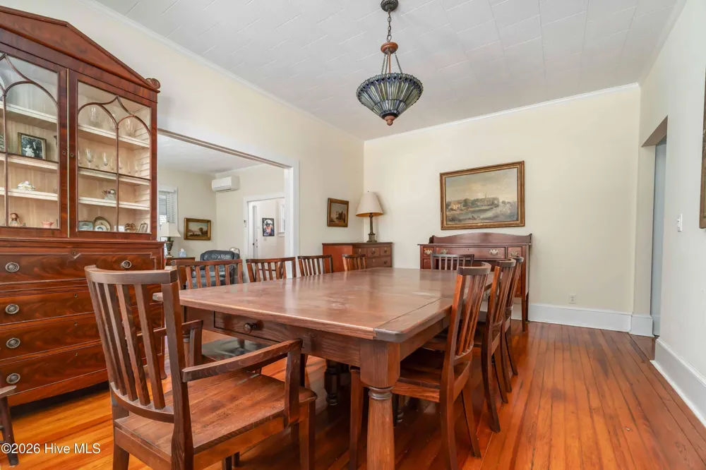 205 High Street Oriental, NC 28571