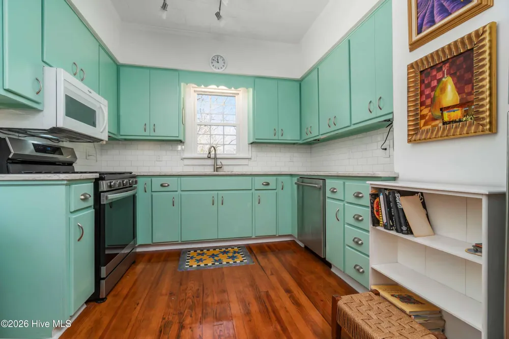 205 High Street Oriental, NC 28571