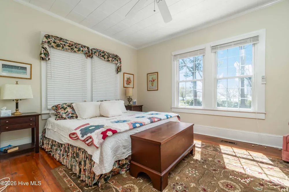 205 High Street Oriental, NC 28571