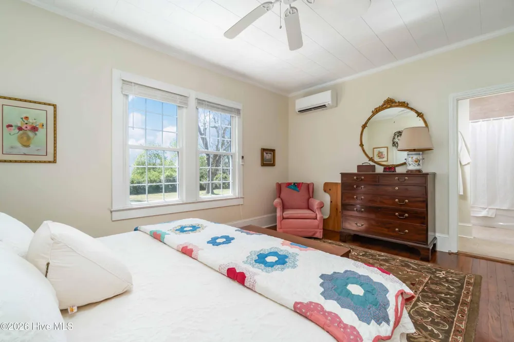 205 High Street Oriental, NC 28571