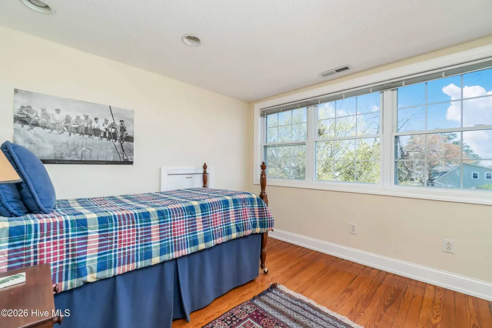 205 High Street Oriental, NC 28571
