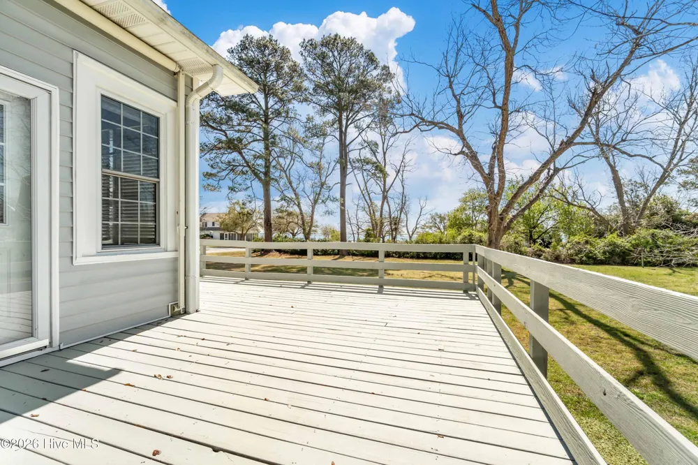 205 High Street Oriental, NC 28571