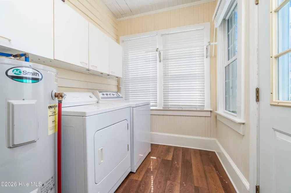 205 High Street Oriental, NC 28571