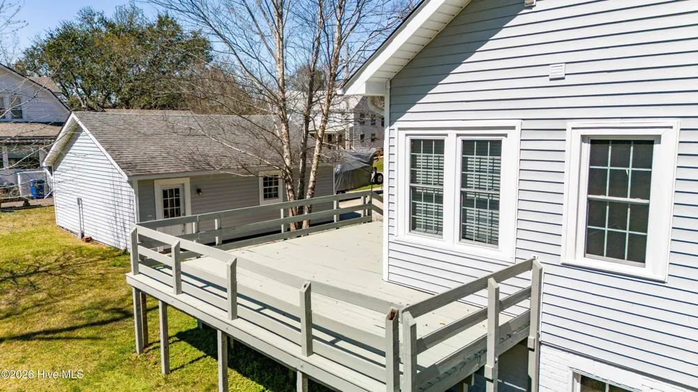 205 High Street Oriental, NC 28571