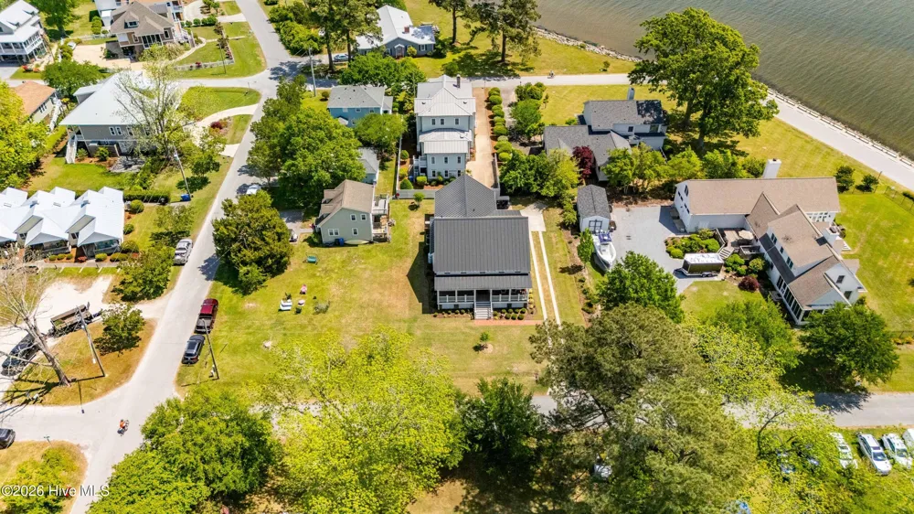 205 High Street Oriental, NC 28571