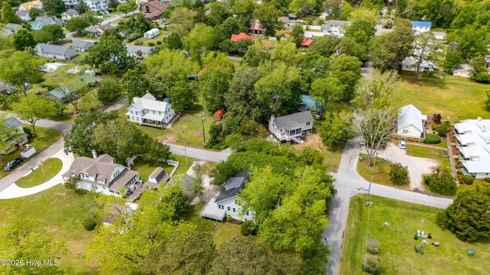 205 High Street Oriental, NC 28571
