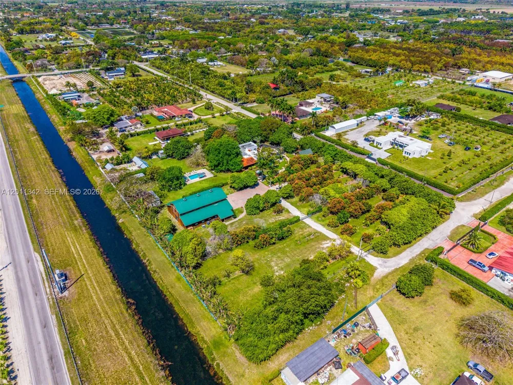 19050 SW 194th Ave Miami, FL 33187