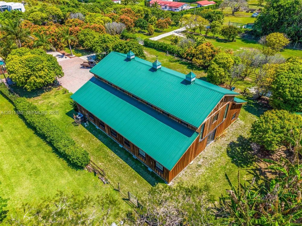 19050 SW 194th Ave Miami, FL 33187