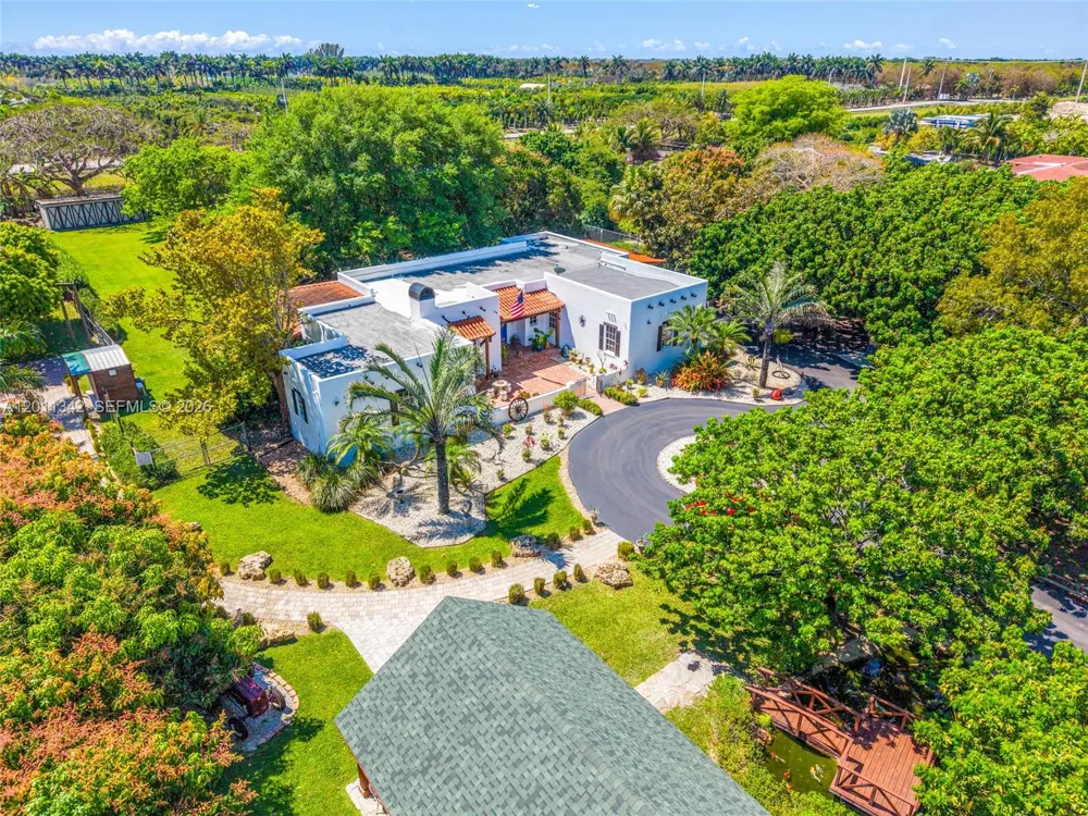19050 SW 194th Ave Miami, FL 33187