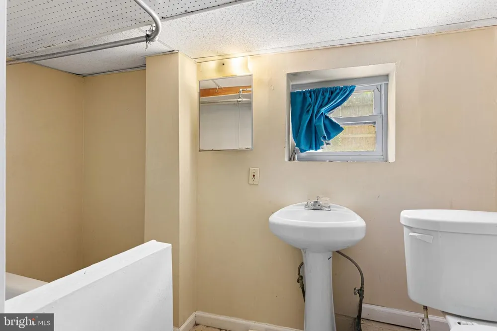 416 PUSEY AVENUE Darby, PA 19023