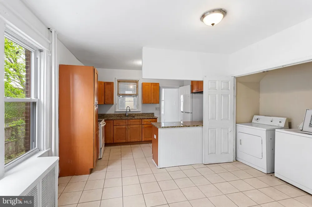 416 PUSEY AVENUE Darby, PA 19023