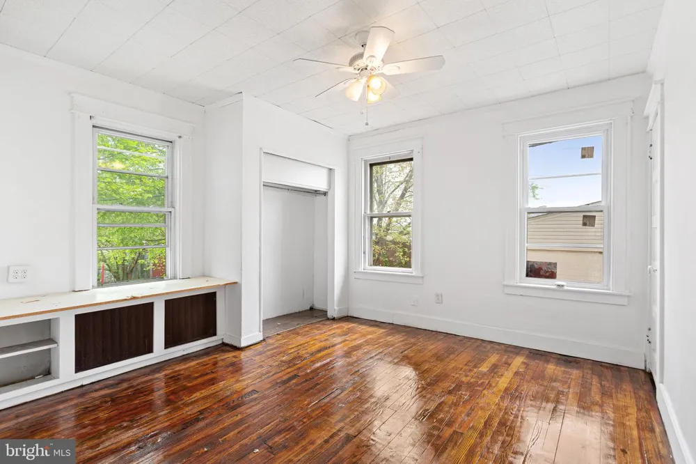 416 PUSEY AVENUE Darby, PA 19023