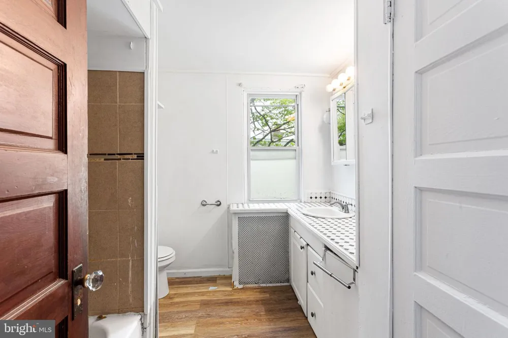416 PUSEY AVENUE Darby, PA 19023
