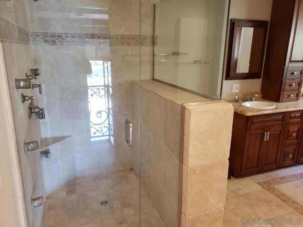 2415 La France St. San Diego, CA 92109
