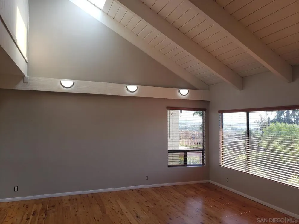 2415 La France St. San Diego, CA 92109
