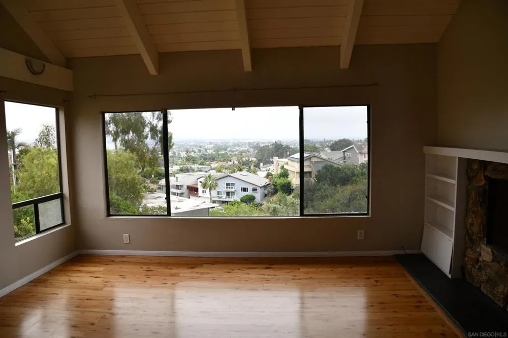 2415 La France St. San Diego, CA 92109