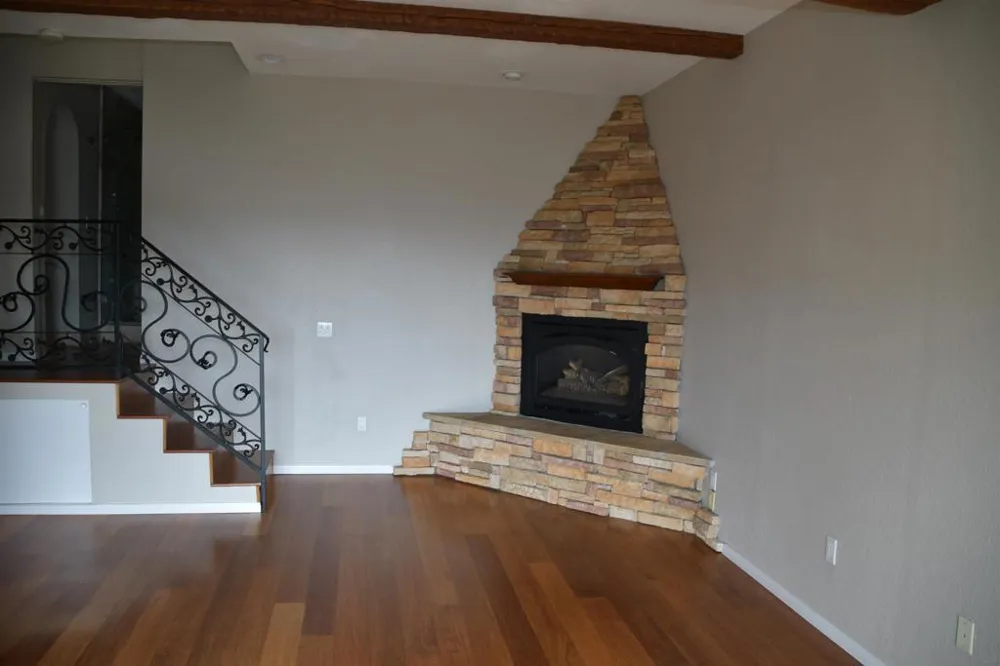 2415 La France St. San Diego, CA 92109