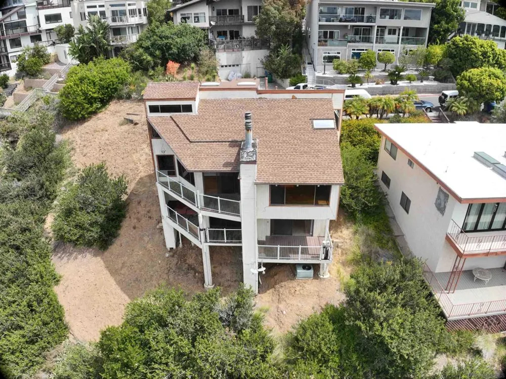 2415 La France St. San Diego, CA 92109