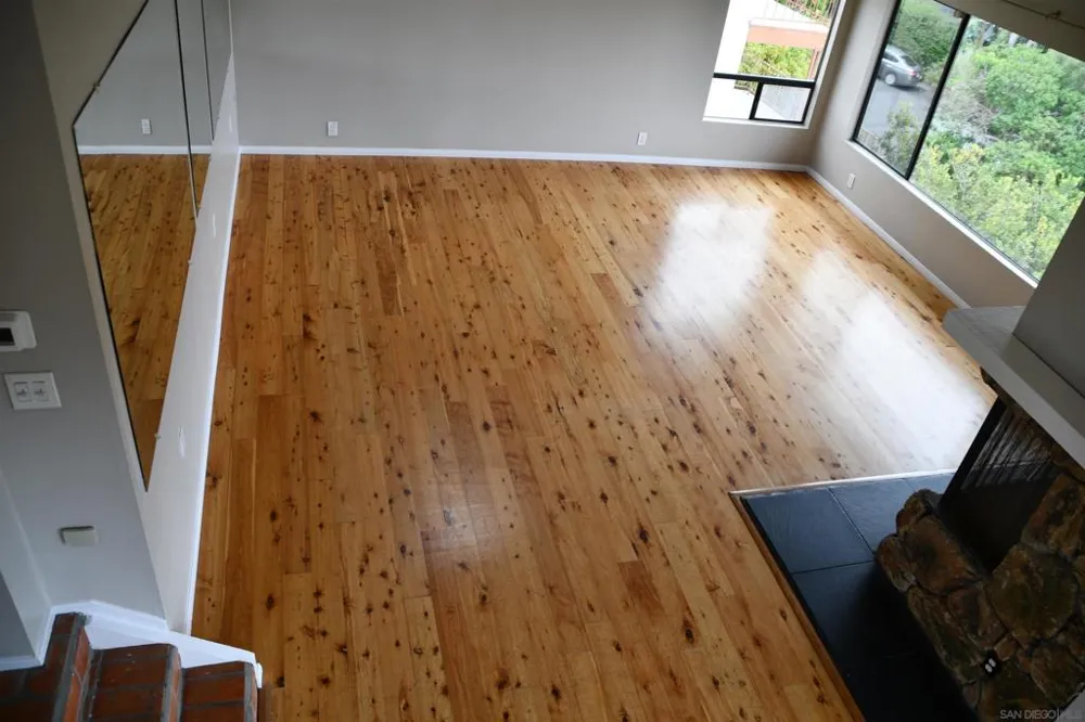 2415 La France St. San Diego, CA 92109