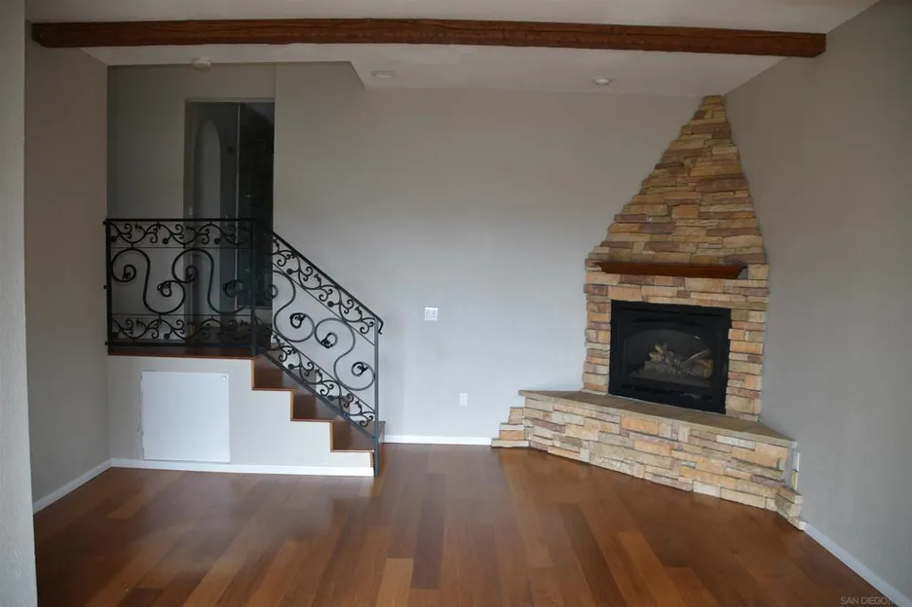 2415 La France St. San Diego, CA 92109