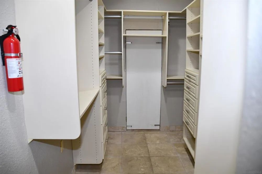 2415 La France St. San Diego, CA 92109