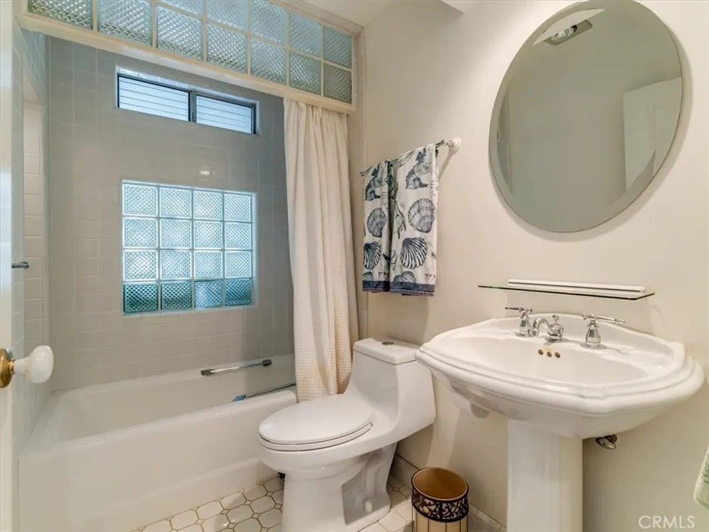 1987 Dorking Avenue Cambria, CA 93428