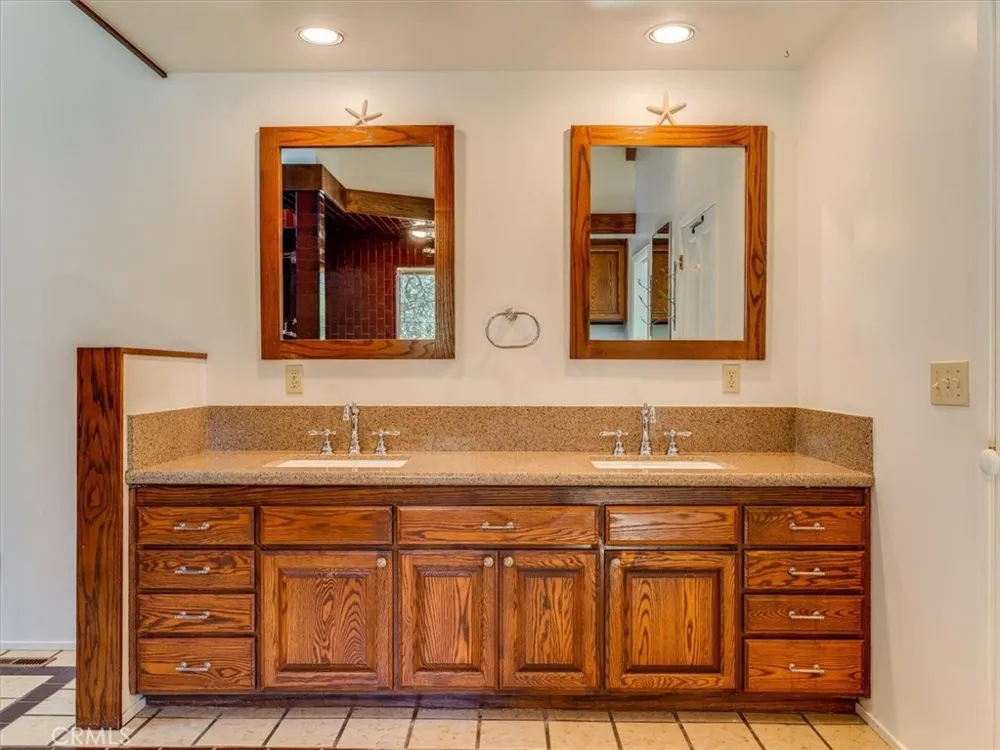 1987 Dorking Avenue Cambria, CA 93428
