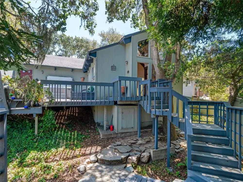 1987 Dorking Avenue Cambria, CA 93428