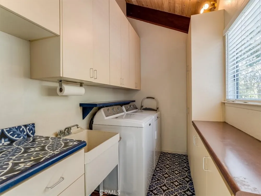 1987 Dorking Avenue Cambria, CA 93428
