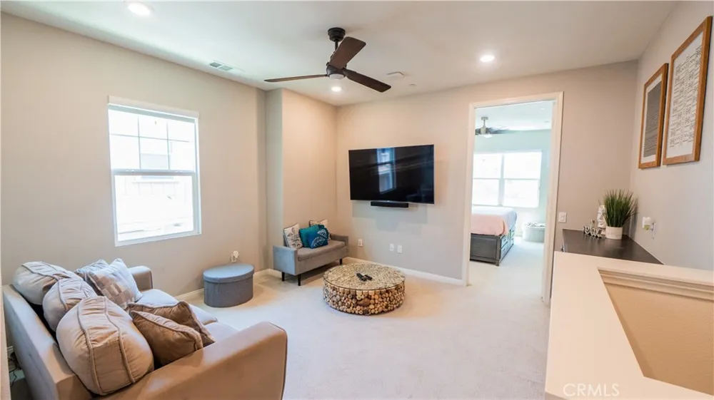 22740 Harmony Saugus, CA 91350