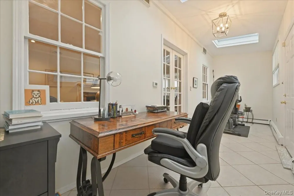 163 Elm Street Roslyn Heights, NY 11577