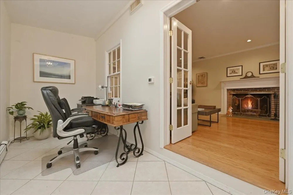 163 Elm Street Roslyn Heights, NY 11577