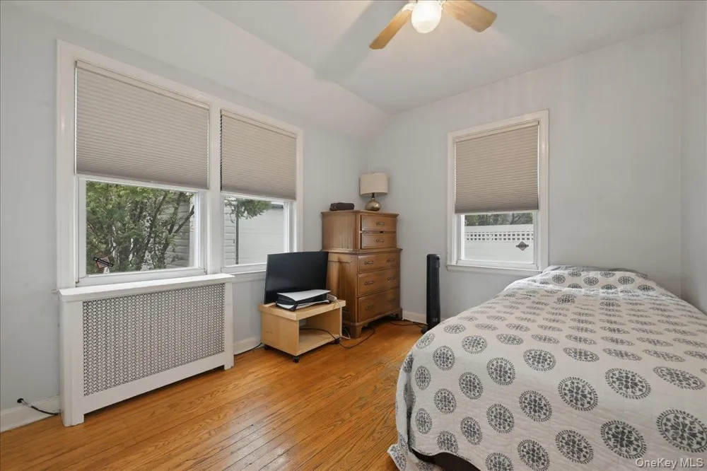 163 Elm Street Roslyn Heights, NY 11577