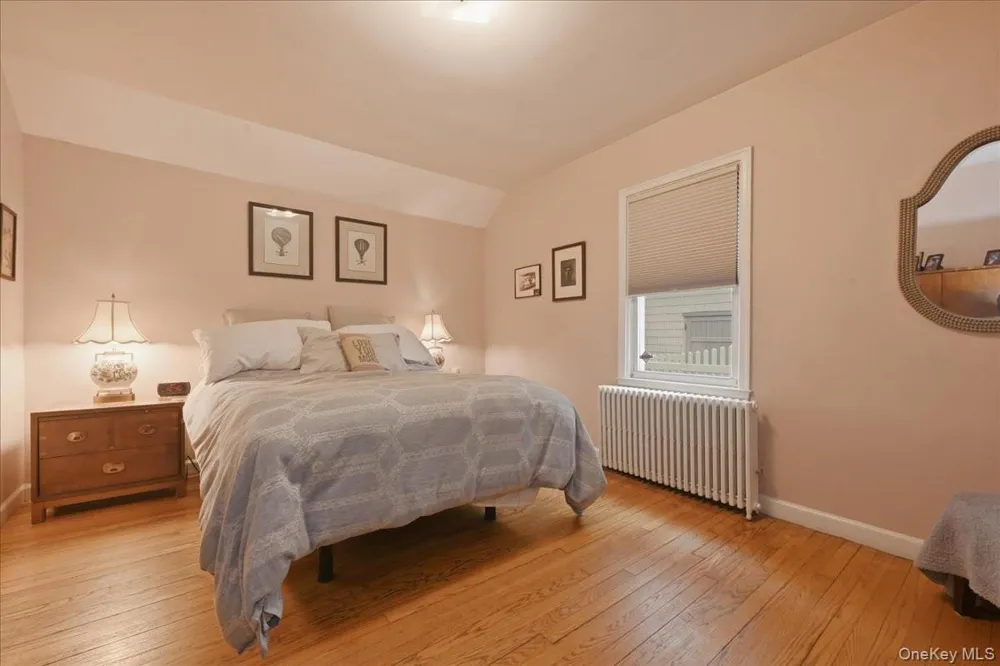 163 Elm Street Roslyn Heights, NY 11577