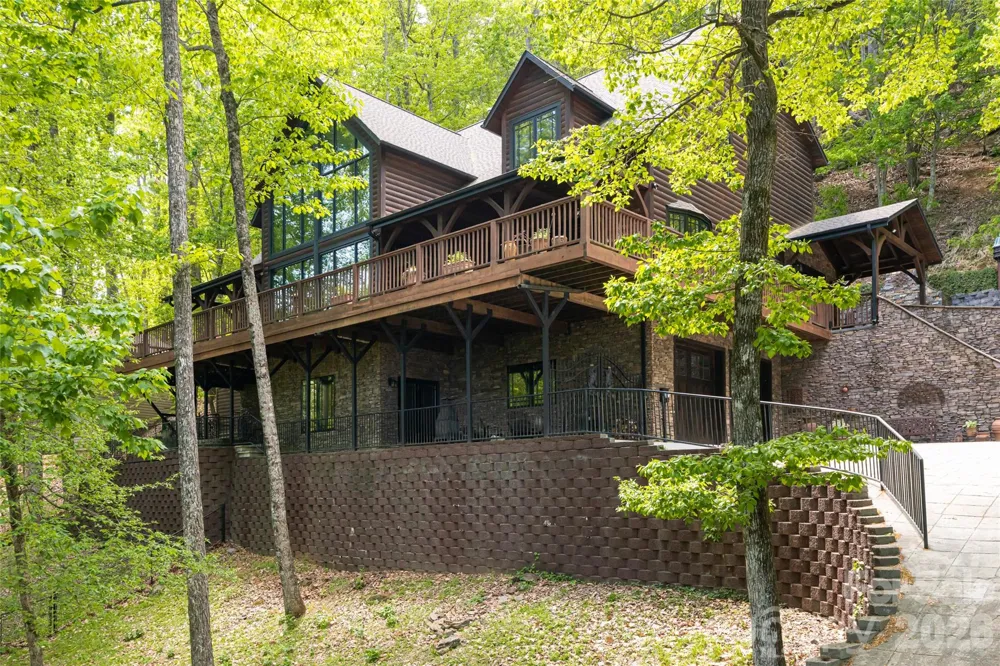 14 Walnut Drive Mills River, NC 28759
