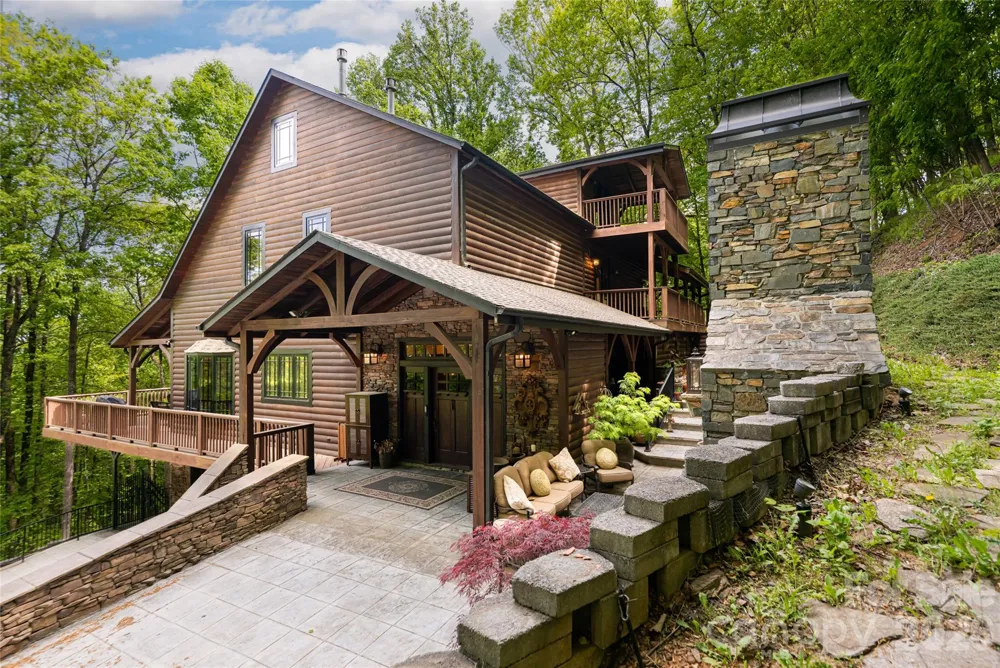 14 Walnut Drive Mills River, NC 28759
