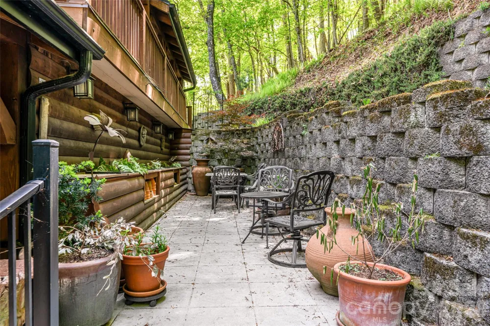14 Walnut Drive Mills River, NC 28759