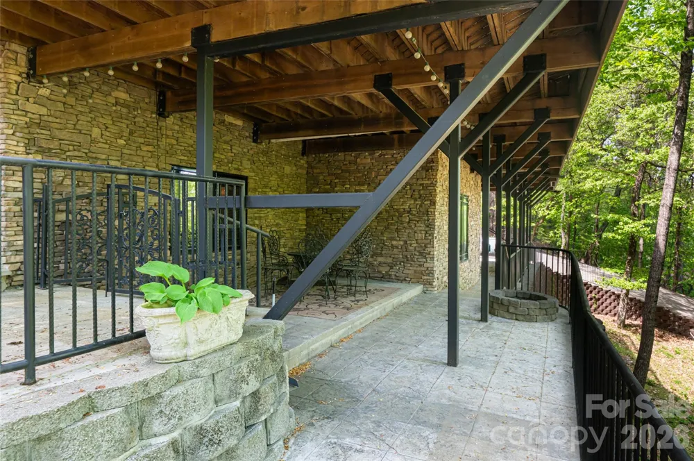 14 Walnut Drive Mills River, NC 28759