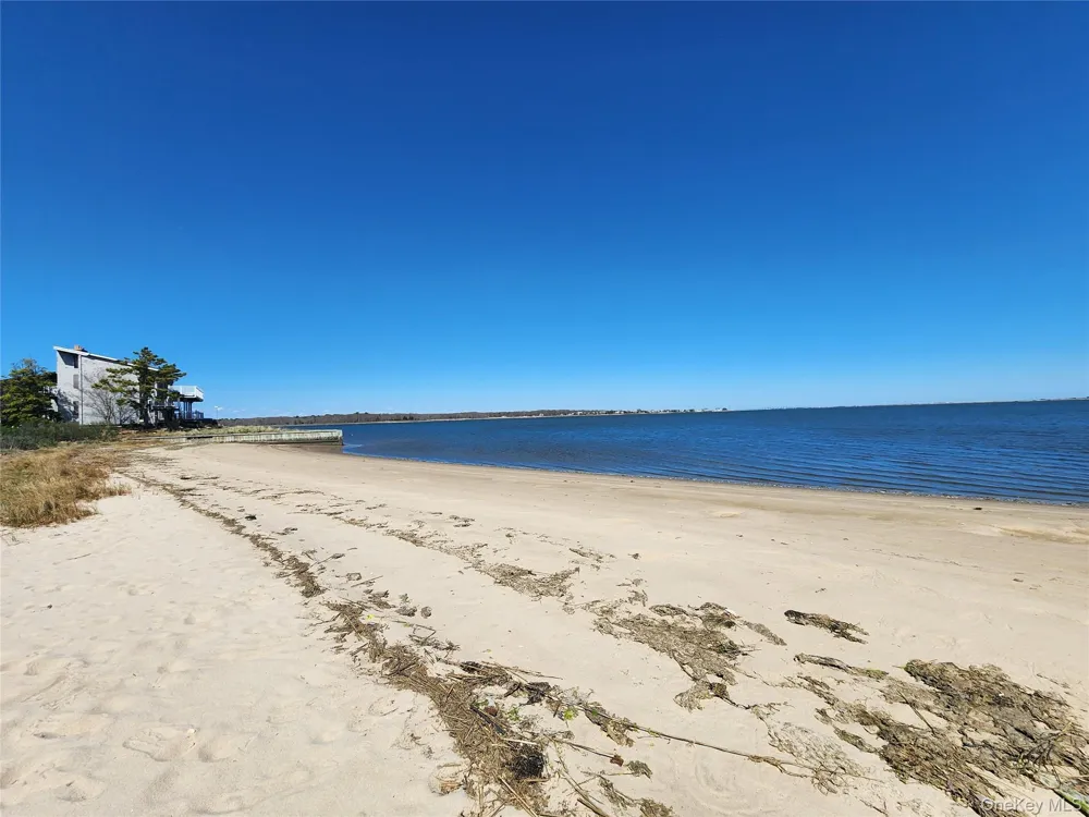 1 Bayside Avenue East Quogue, NY 11942