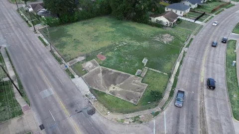 7003 Woodridge Drive
